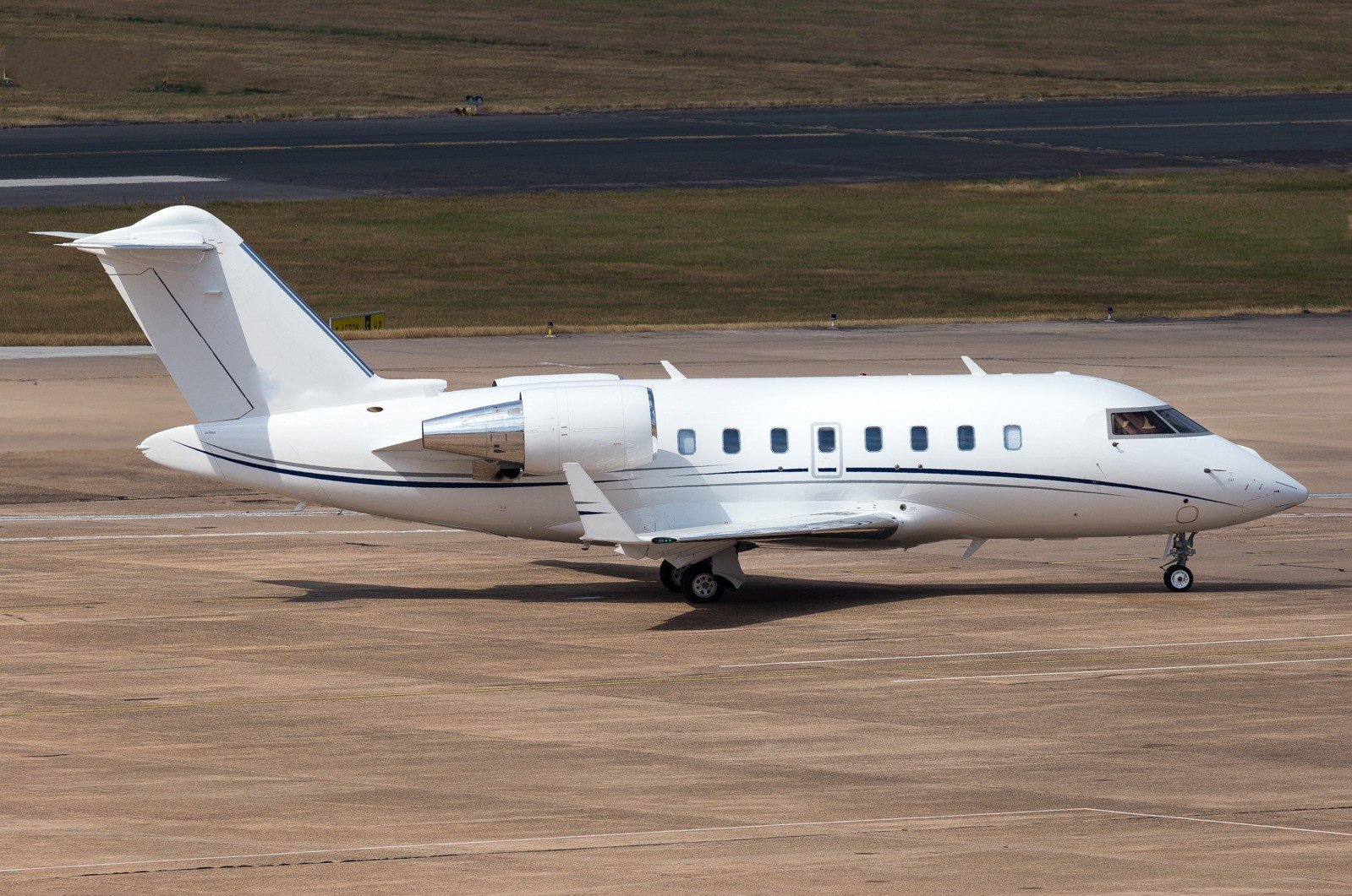 Challenger 650 private jet - premium charter option for F1 Bahrain GP Malaysia 2026
