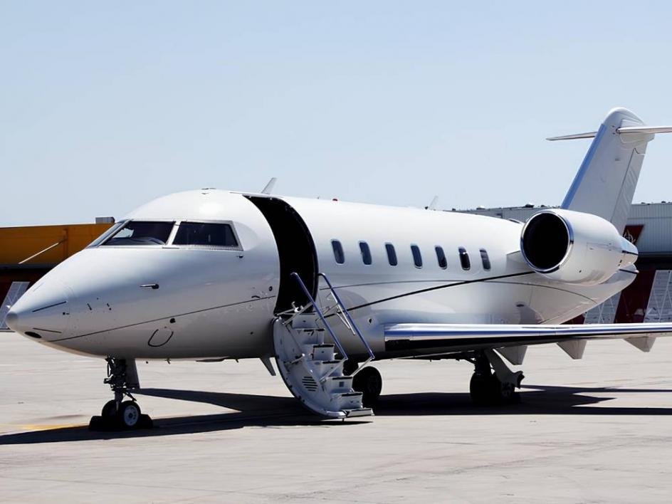 Bombardier Challenger 605 long-range jet