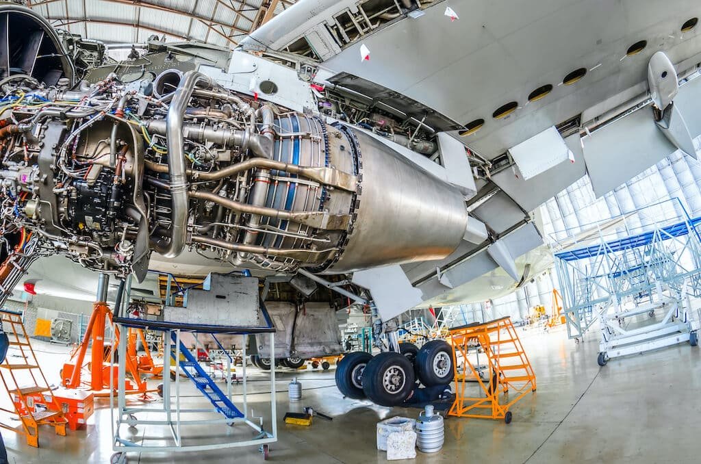 Large aircraft engine maintenance and repair in a hangar